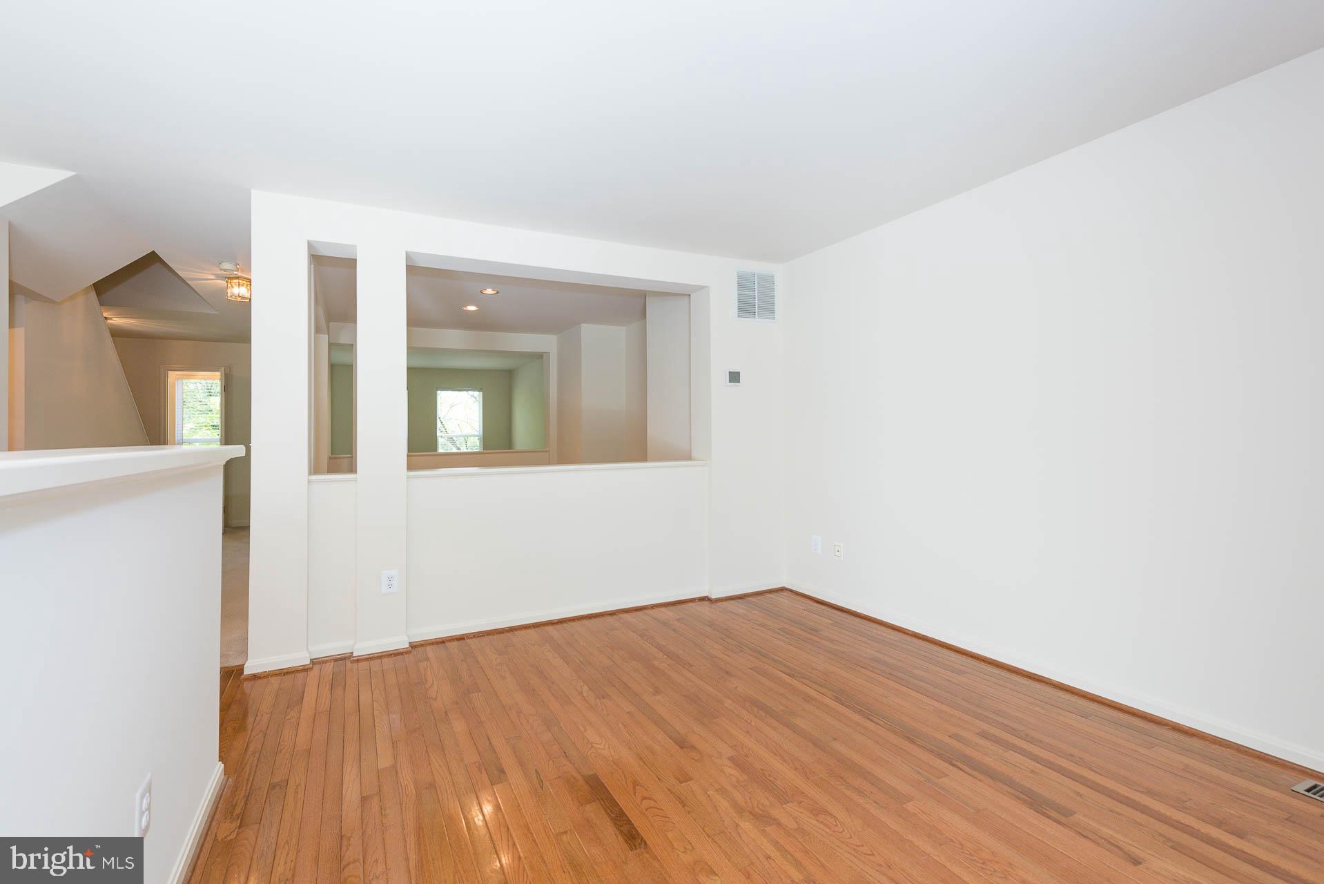 12066 Edgemere Circle Reston, VA 20190 - Photo 17 of 46