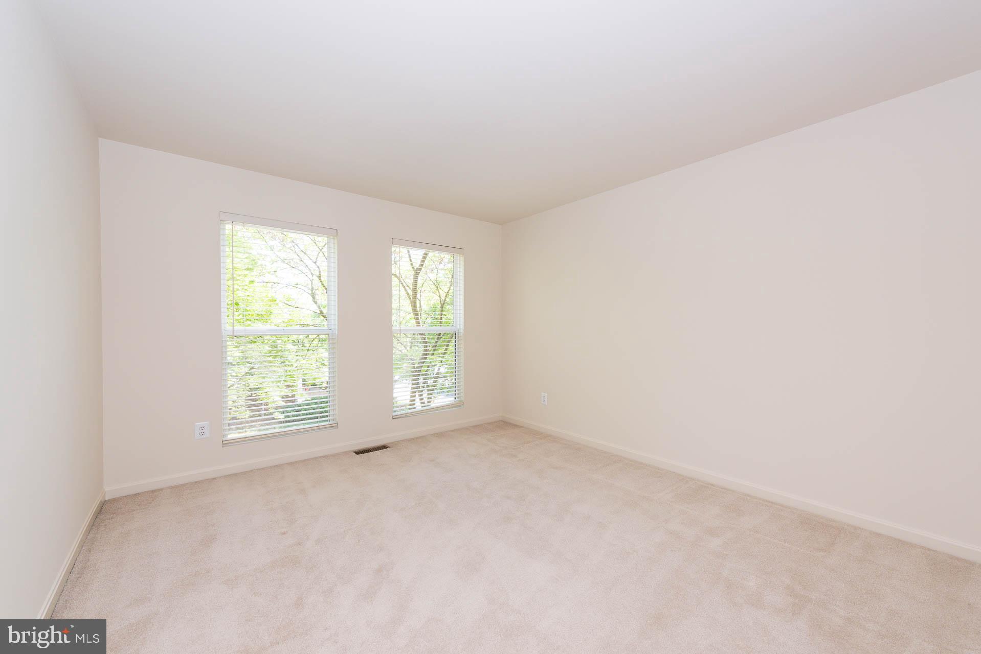 12066 Edgemere Circle Reston, VA 20190 - Photo 25 of 46