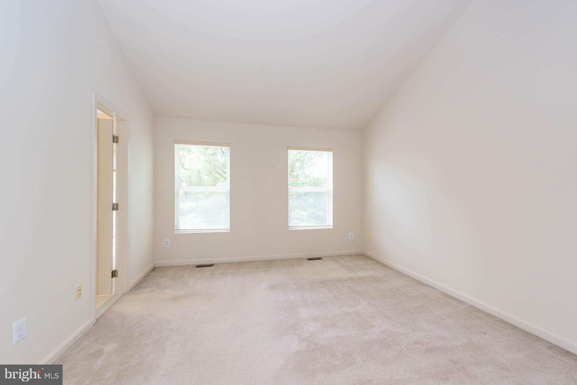 12066 Edgemere Circle Reston, VA 20190 - Photo 29 of 46