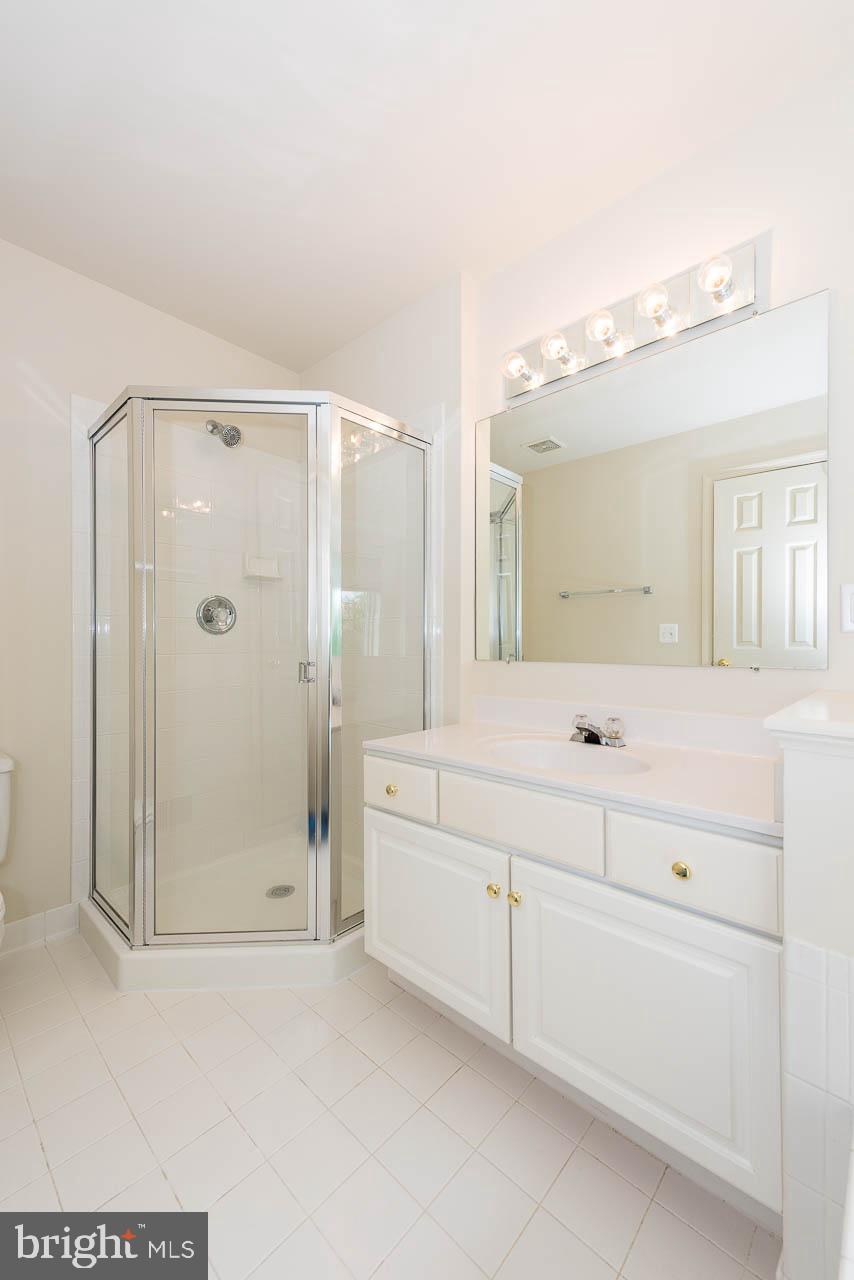 12066 Edgemere Circle Reston, VA 20190 - Photo 33 of 46