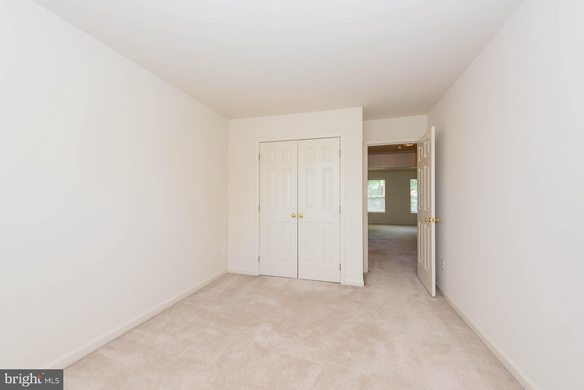 12066 Edgemere Circle Reston, VA 20190 - Photo 36 of 46