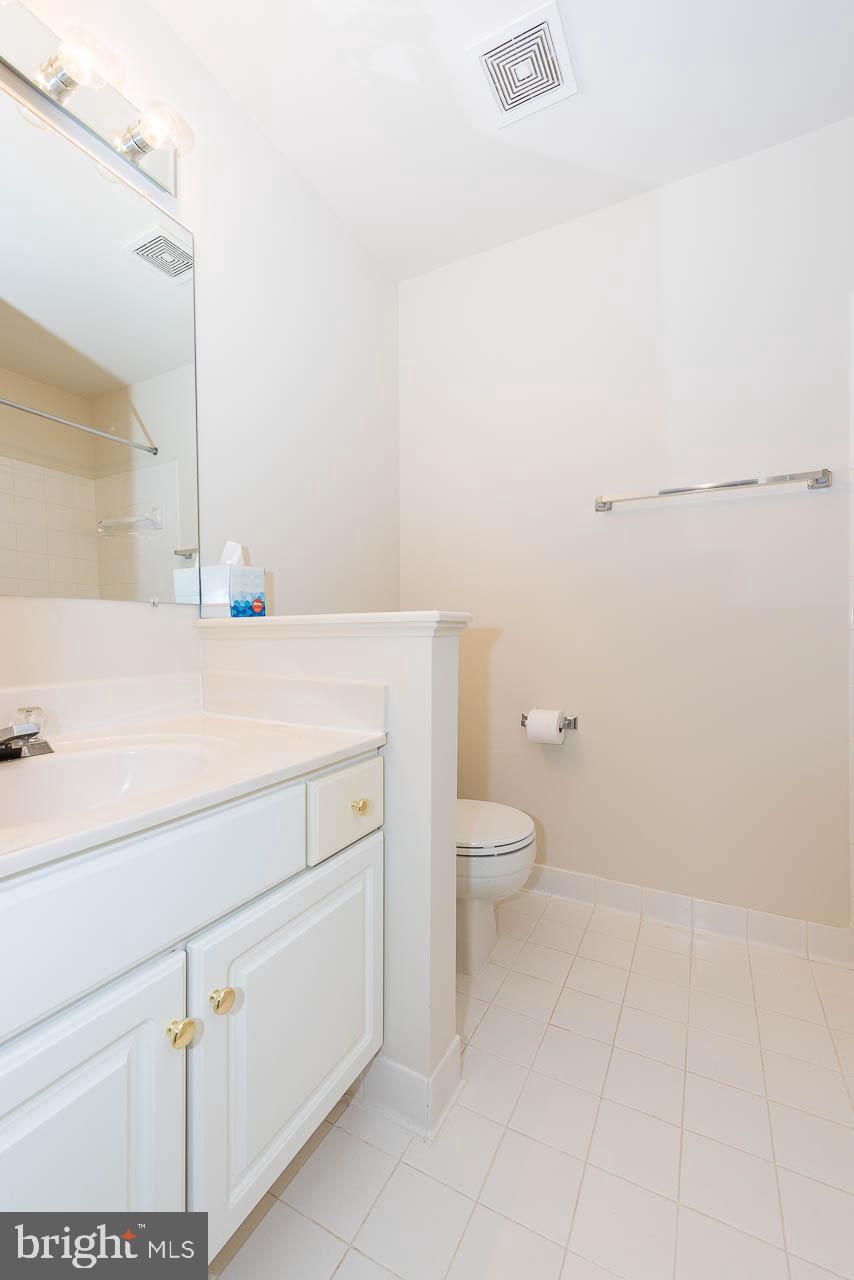 12066 Edgemere Circle Reston, VA 20190 - Photo 39 of 46