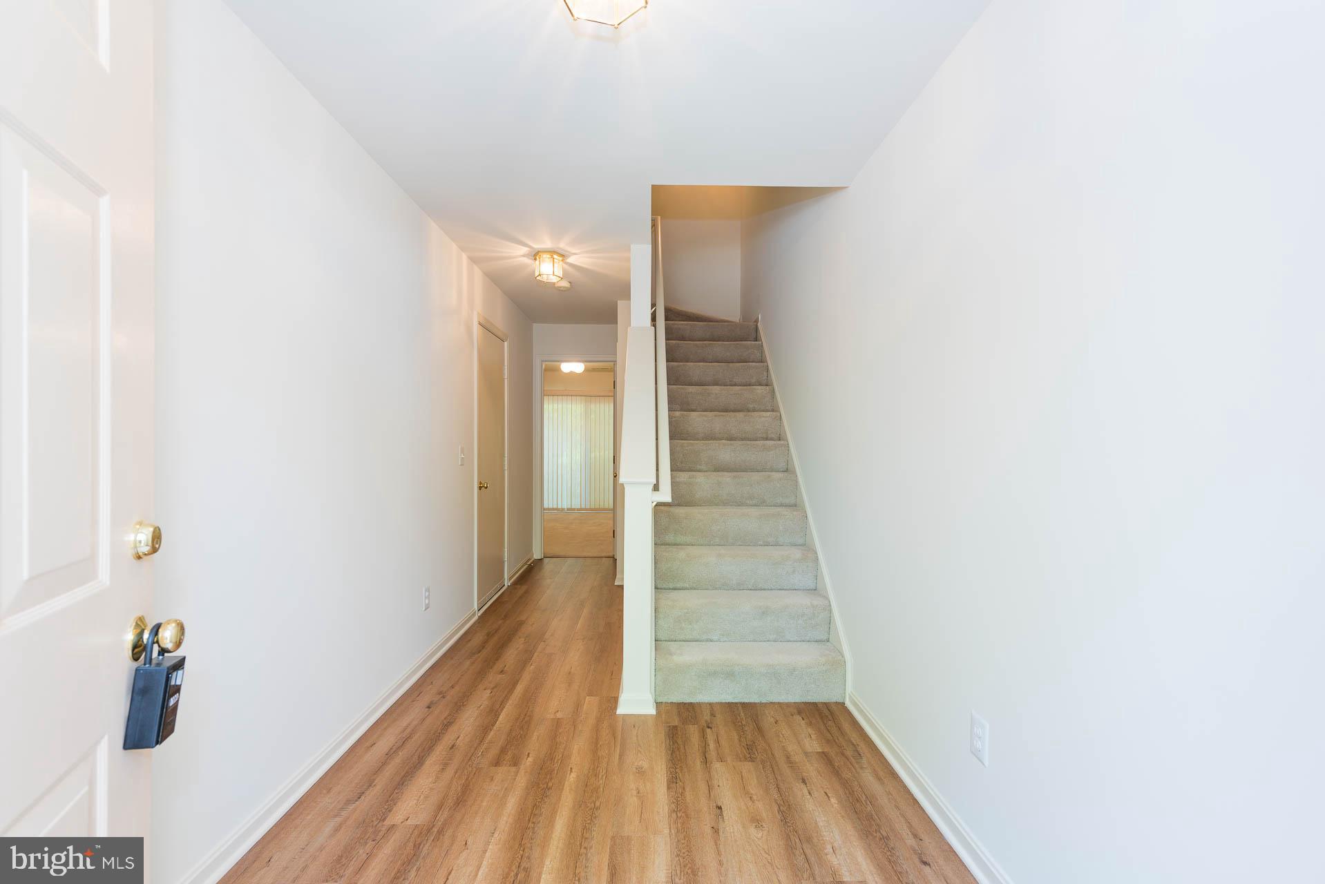 12066 Edgemere Circle Reston, VA 20190 - Photo 7 of 46