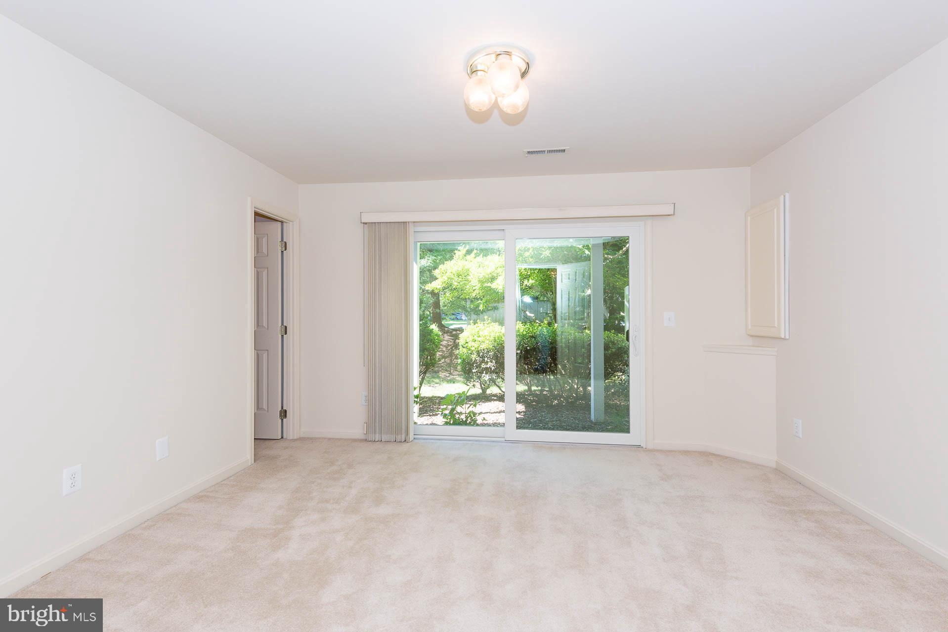 12066 Edgemere Circle Reston, VA 20190 - Photo 9 of 46