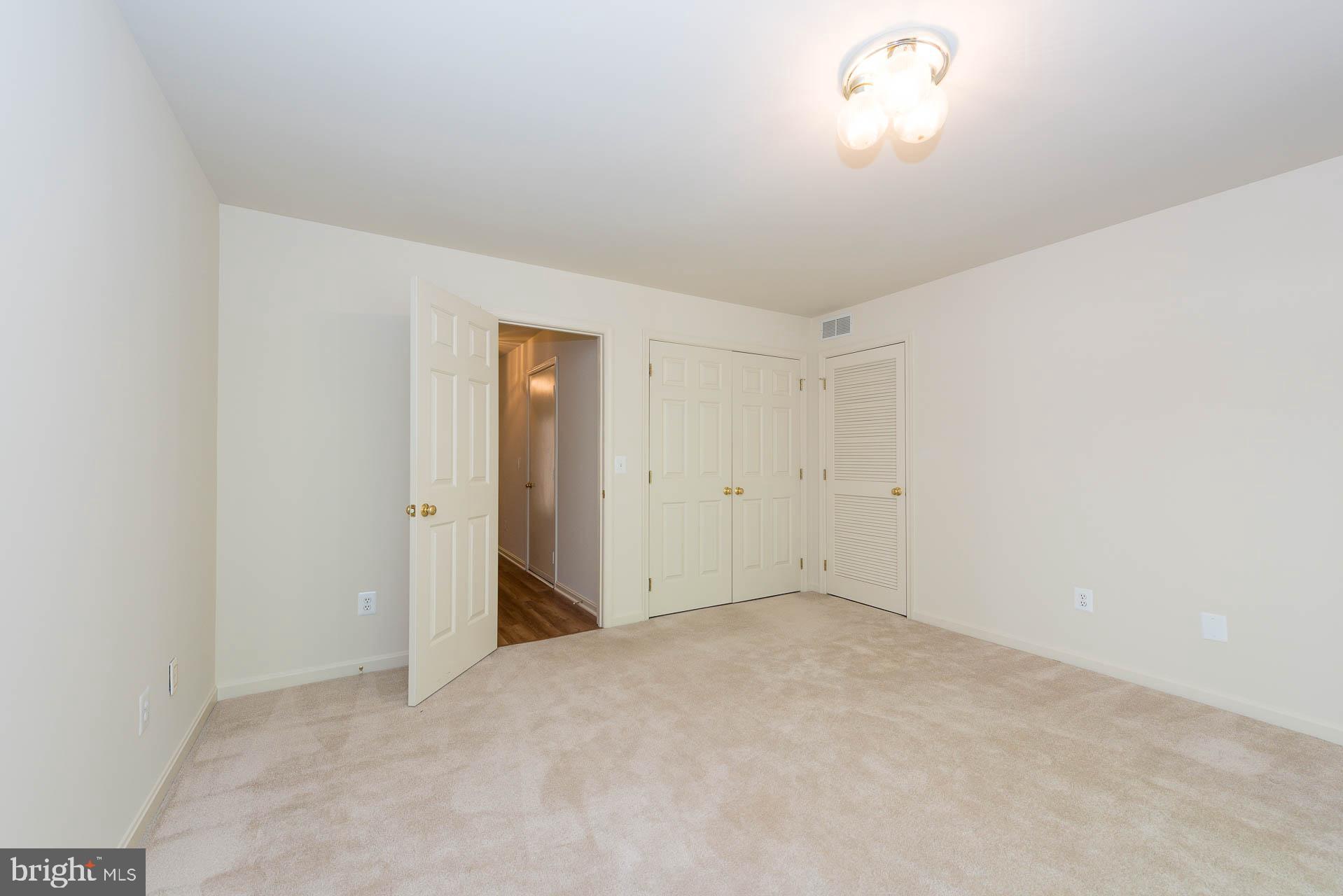 12066 Edgemere Circle Reston, VA 20190 - Photo 10 of 46