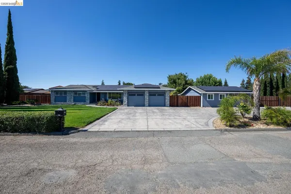 $1,399,000 | 147 Loren Lane, Oakley, CA 94561