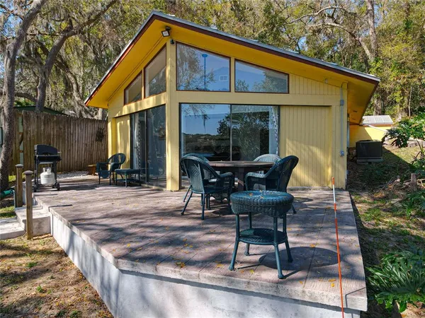 $375,000 | 1617 Lake Nettie Court, Eustis, FL 32726