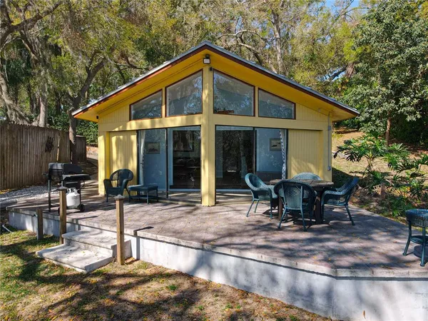 $375,000 | 1617 Lake Nettie Court, Eustis, FL 32726