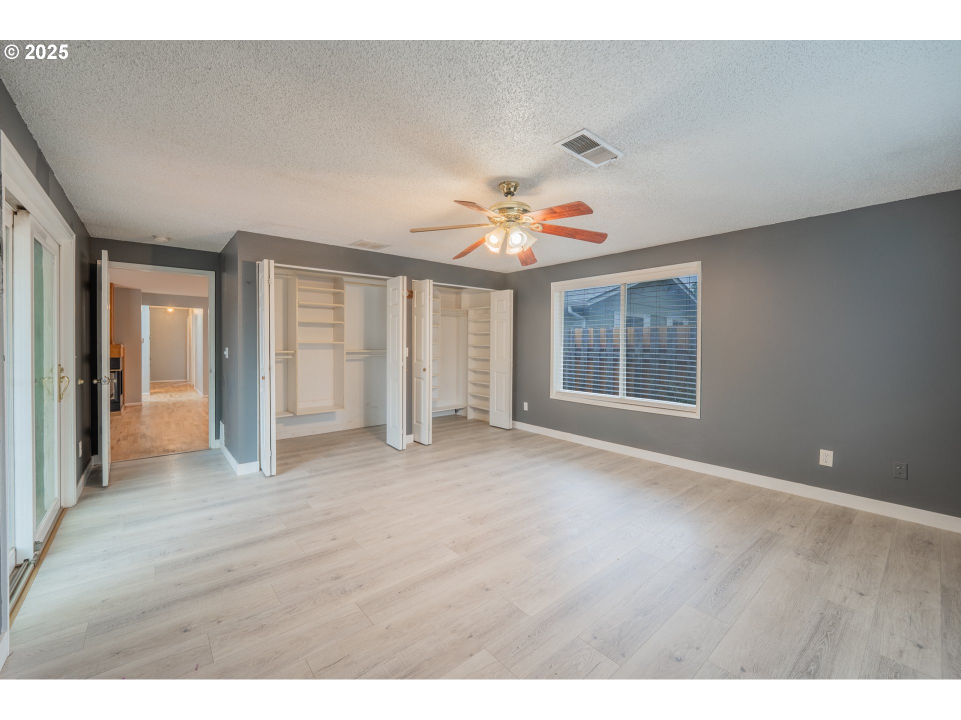 446 44th Avenue Southeast Salem, OR 97317 - Photo 16 of 37 a view of an empty room with a window