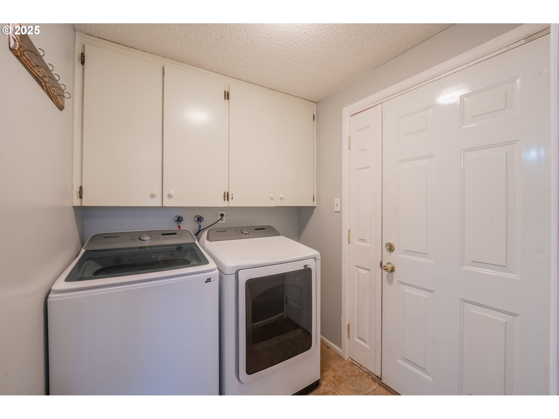 446 44th Avenue Southeast Salem, OR 97317 - Photo 30 of 37 a utility room with dryer and washer