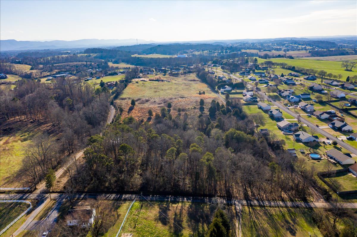 435 Keeble Road Maryville, TN 37804 - Photo 3 of 8 435-Keeble-St-Maryville-TN-2