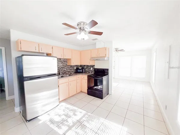 $1,800 | 407 West Bella Vista Street, Lakeland, FL 33805