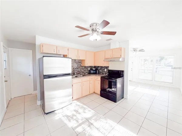 $1,800 | 407 West Bella Vista Street, Lakeland, FL 33805