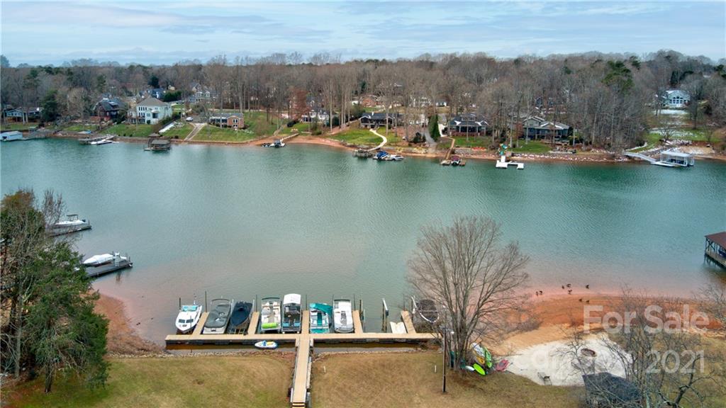 262 Spring Run Road Mooresville, NC 28117 - Photo 41 of 42 an aerial view of a houses with a lake view