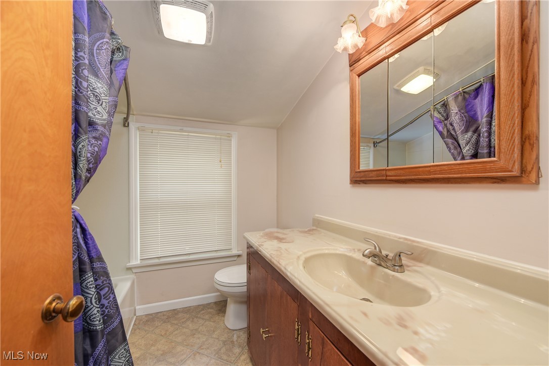 137 Armour Road Avon Lake, OH 44012 - Photo 27 of 50 2nd floor full bath