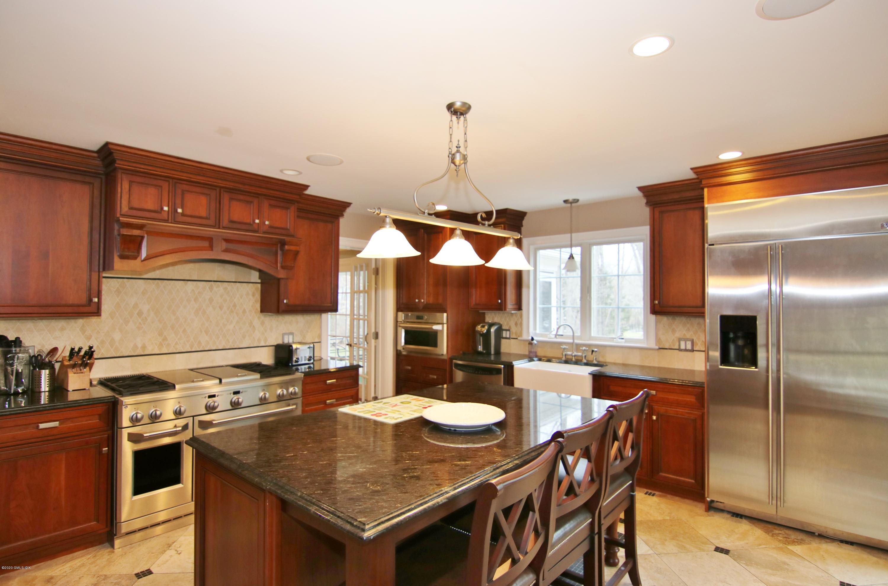 199 Woodbine Road Stamford, CT 06903 - Photo 10 of 33 Fabulous array of appliances