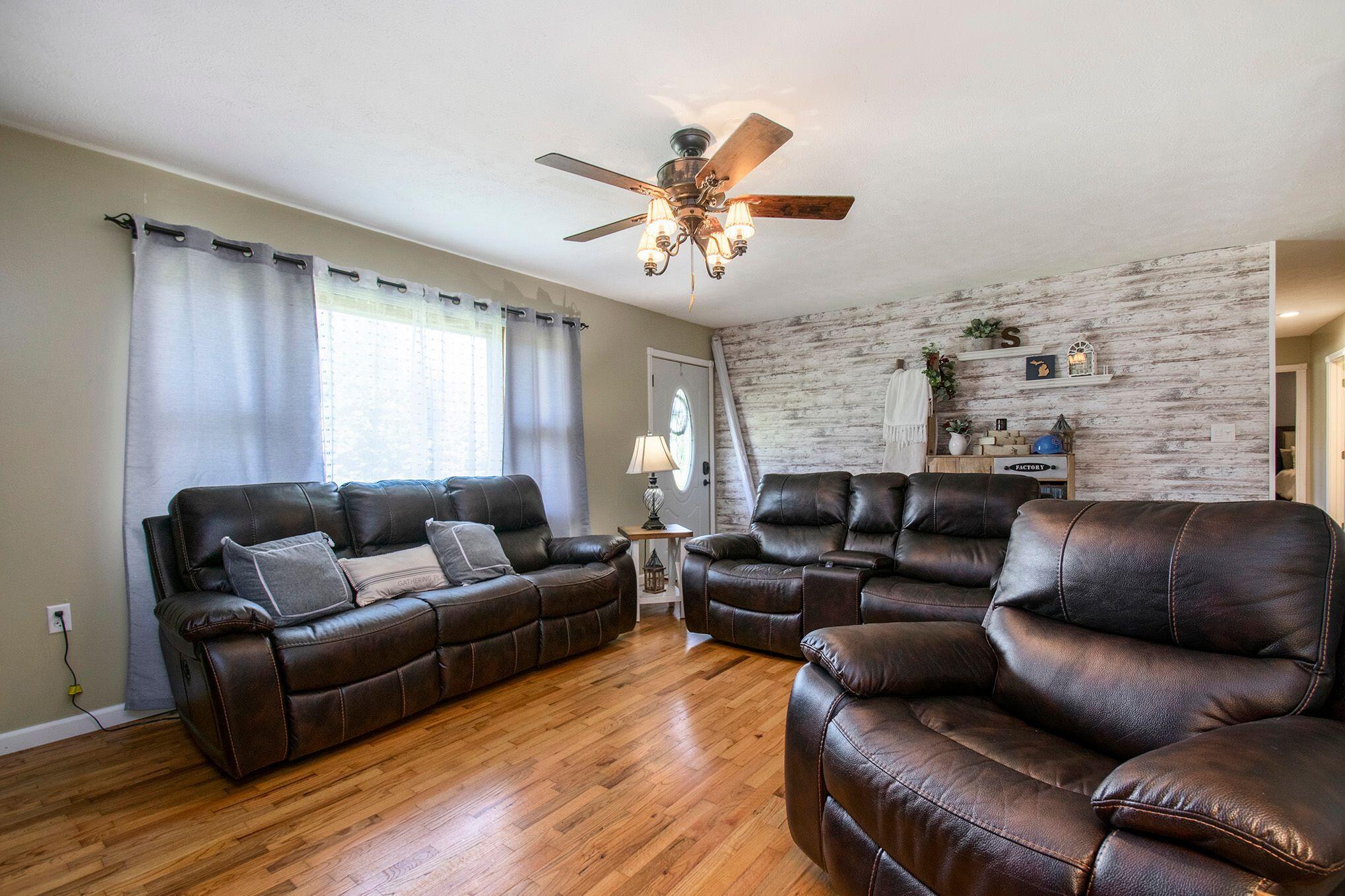9420 Danneffel Road Watervliet, MI 49098 - Photo 6 of 24 Living Room #2