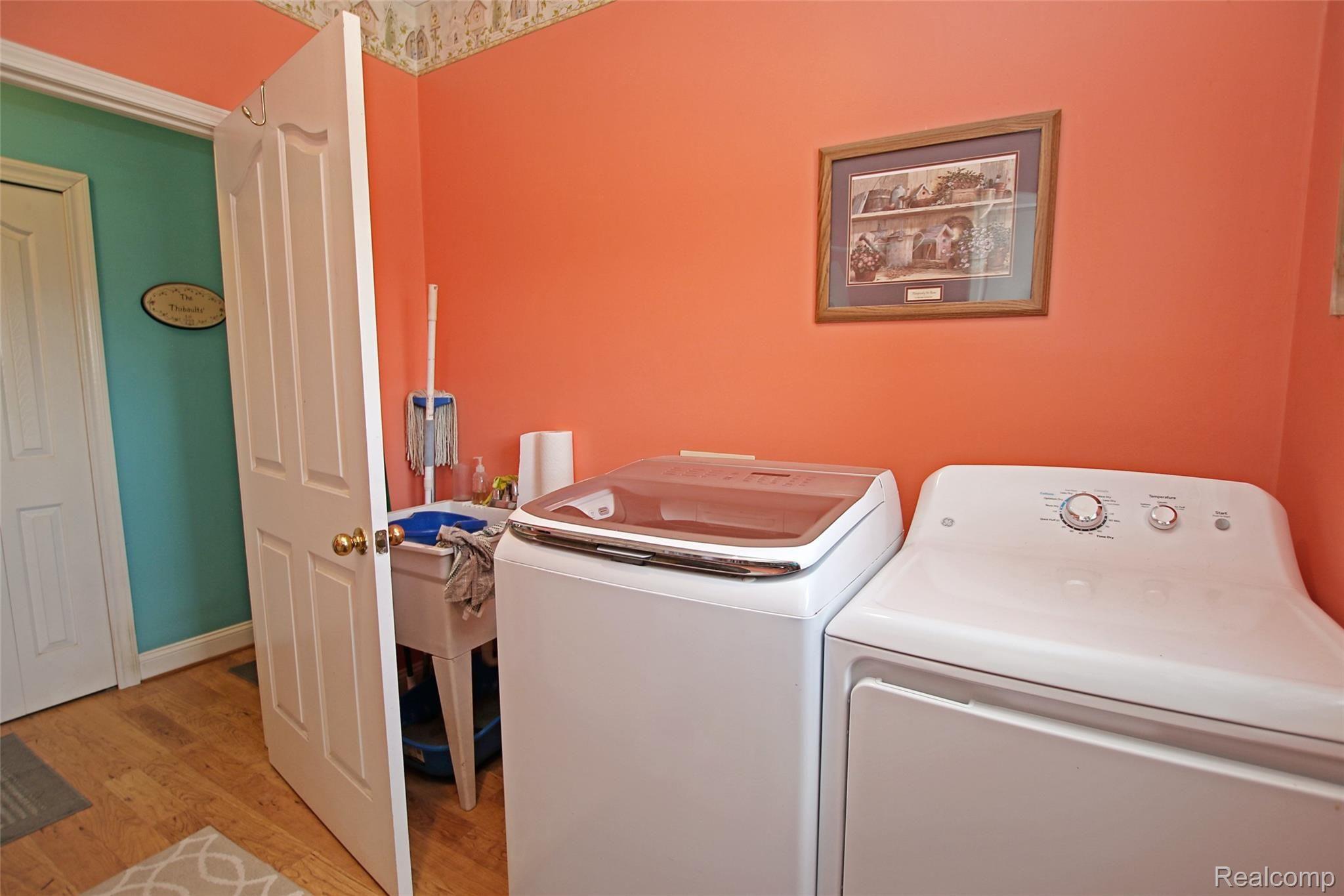 9026 Washburn Road Goodrich, MI 48438 - Photo 22 of 74 22) Laundry Room.jpg