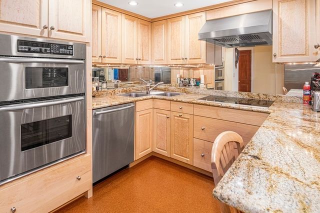 $3,050,000 | 20 Rowes Wharf, Unit TH7, Boston, MA 02110