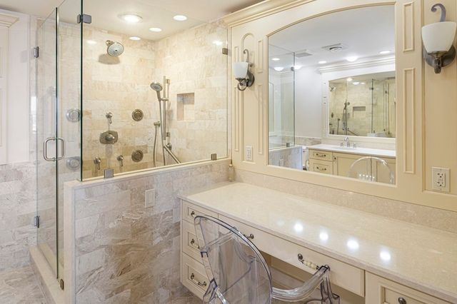 $3,050,000 | 20 Rowes Wharf, Unit TH7, Boston, MA 02110