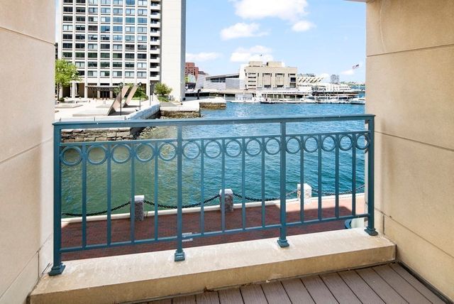 $3,050,000 | 20 Rowes Wharf, Unit TH7, Boston, MA 02110