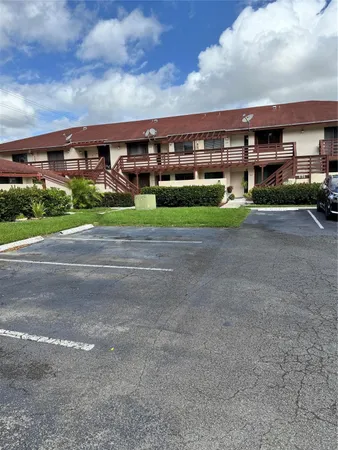 $2,350 | 615 Northwest 210th Street, Miami, FL 33169