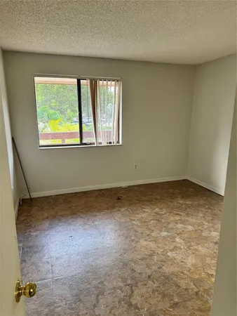 $2,350 | 615 Northwest 210th Street, Miami, FL 33169