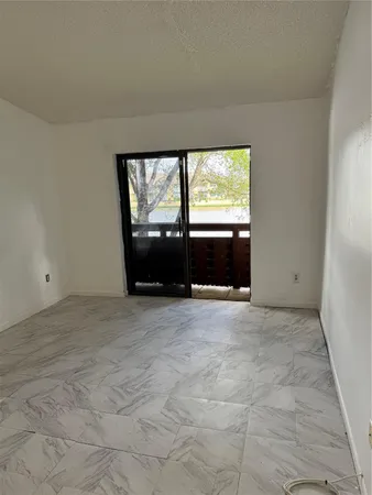 $2,350 | 615 Northwest 210th Street, Miami, FL 33169