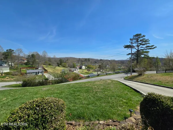 $255,000 | 609 South Proctor Boulevard, Oneida, TN 37841