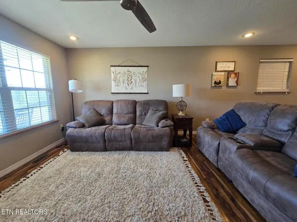 $255,000 | 609 South Proctor Boulevard, Oneida, TN 37841