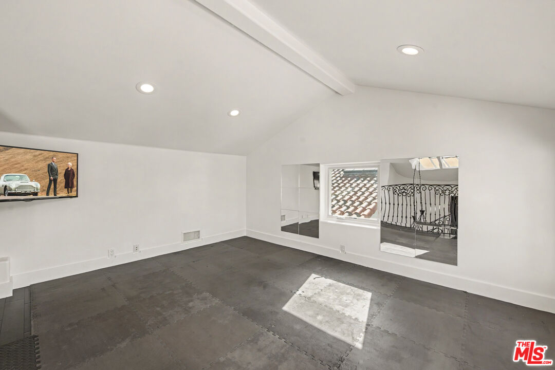 12608 Promontory Road Los Angeles, CA 90049 - Photo 47 of 59