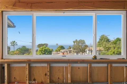 $2,400,000 | 31505 Eagle Rock Way, Laguna Beach, CA 92651