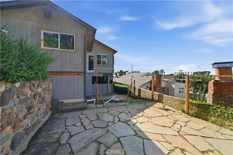 $2,400,000 | 31505 Eagle Rock Way, Laguna Beach, CA 92651