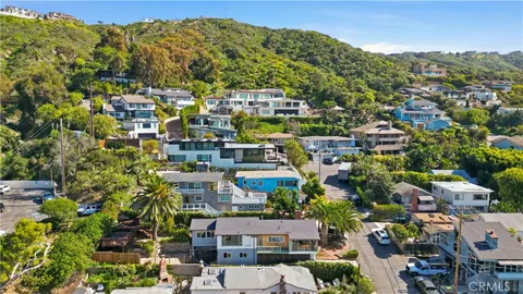 $2,400,000 | 31505 Eagle Rock Way, Laguna Beach, CA 92651