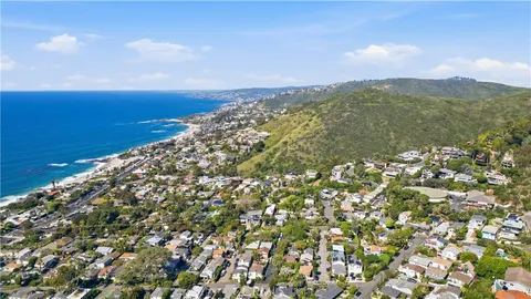 $2,400,000 | 31505 Eagle Rock Way, Laguna Beach, CA 92651