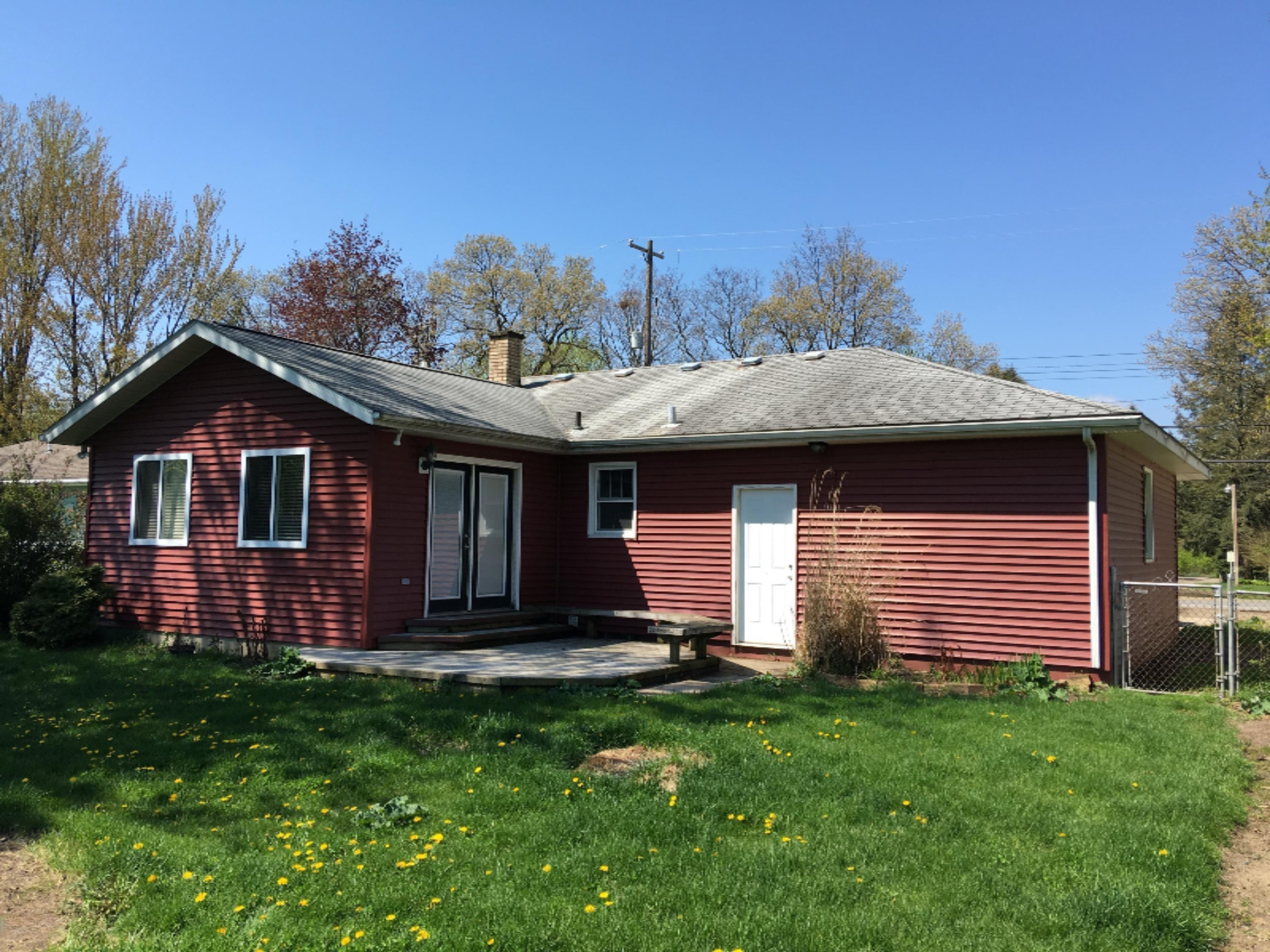 2104 Nazareth Road Kalamazoo, MI 49048 - Photo 2 of 8 IMG_0137