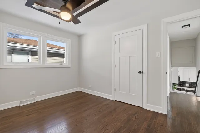 $319,500 | 15554 South Park Avenue, South Holland, IL 60473