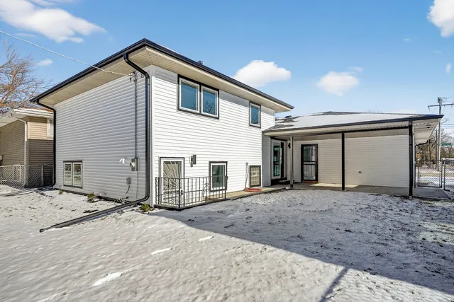 $319,500 | 15554 South Park Avenue, South Holland, IL 60473