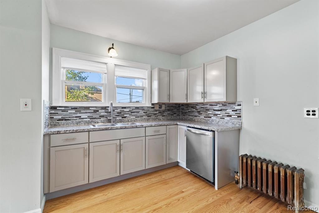 14960 Ashton Road Detroit, MI 48223 - Photo 12 of 37