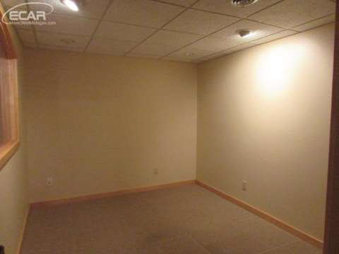 2095 Reid Road Flint, MI 48507 - Photo 16 of 18 20440744-15.JPG