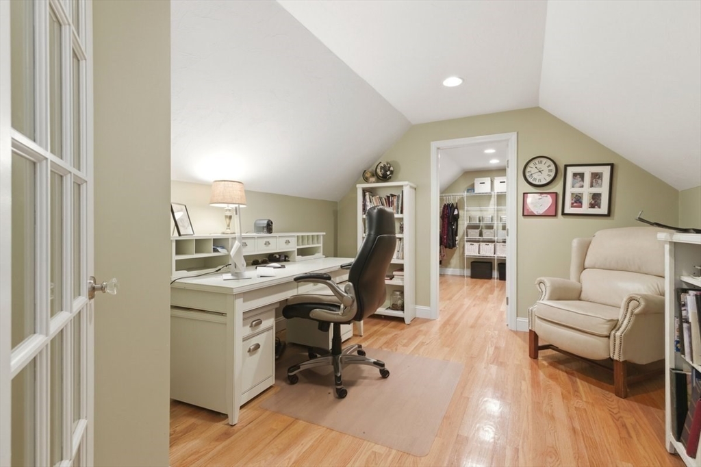 7 Tanglewood Road Walpole, MA 02032 - Photo 22 of 40