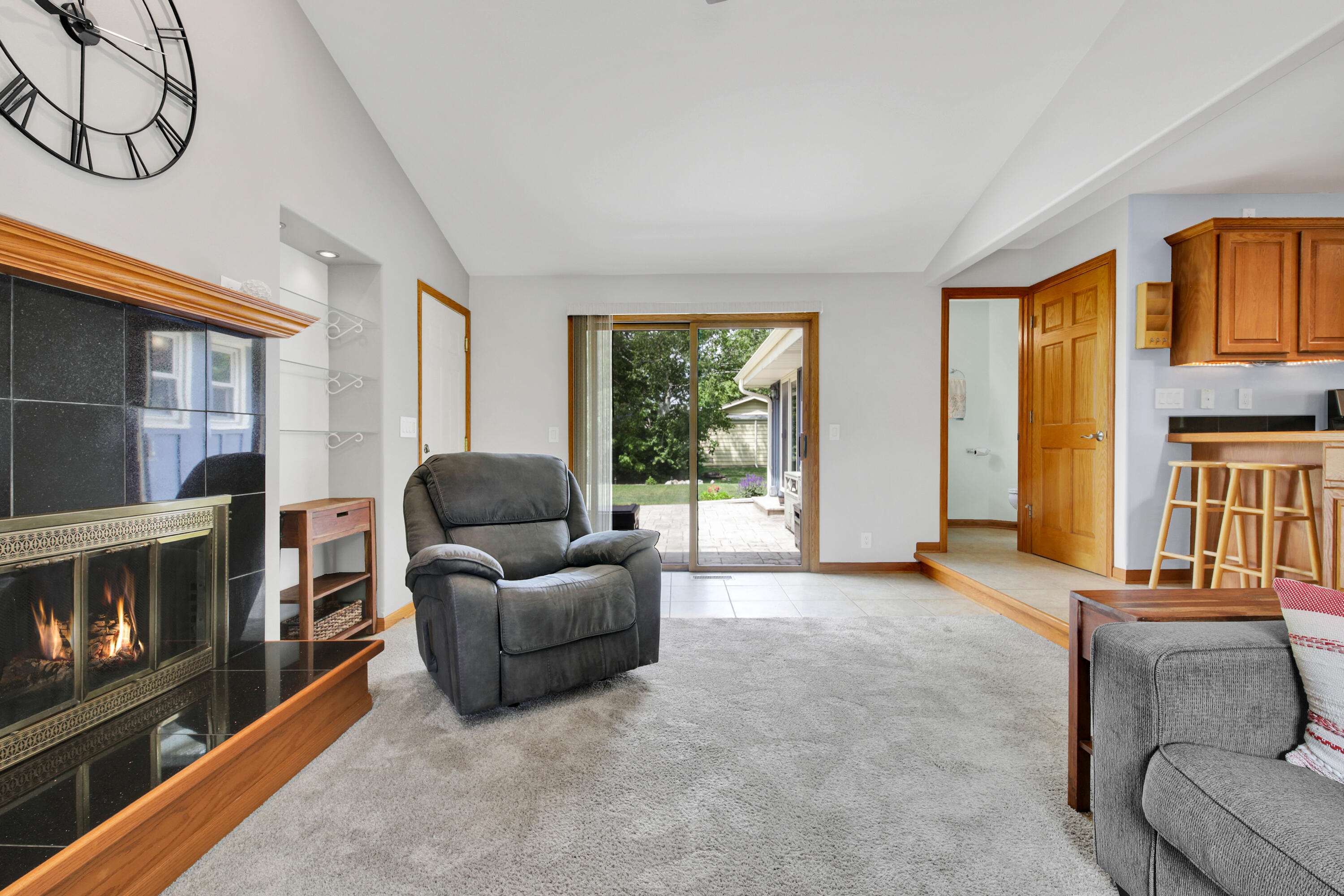 7527 South 73rd Street Franklin, WI 53132 - Photo 14 of 30 Family Room