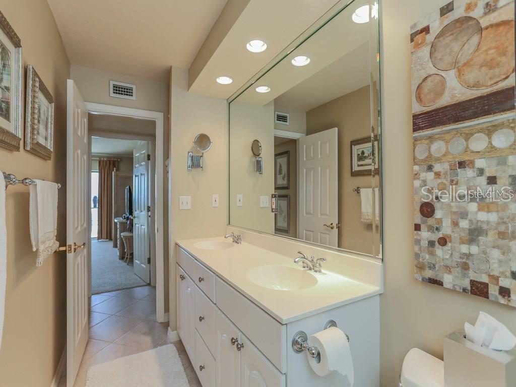 1050 Longboat Club Road, Unit 502 Longboat Key, FL 34228 - Photo 12 of 24