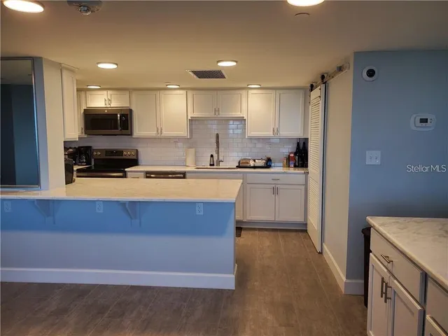 $5,000 | 1050 Longboat Club Road, Unit 502, Longboat Key, FL 34228