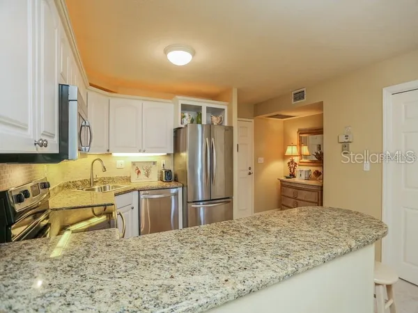 $5,000 | 1050 Longboat Club Road, Unit 502, Longboat Key, FL 34228