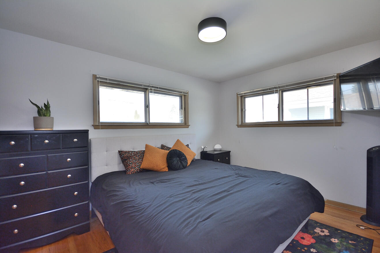 4635 South 50th Street Greenfield, WI 53220 - Photo 11 of 31 BEDROOM