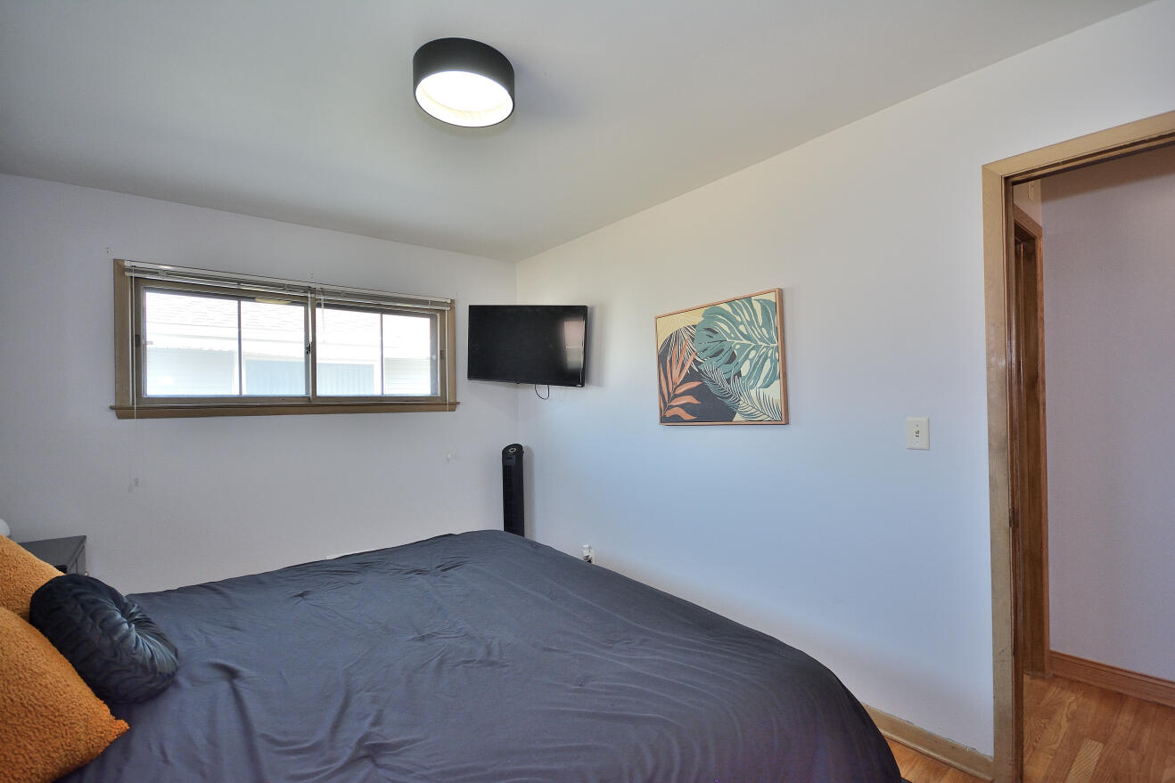 4635 South 50th Street Greenfield, WI 53220 - Photo 12 of 31 BEDROOM