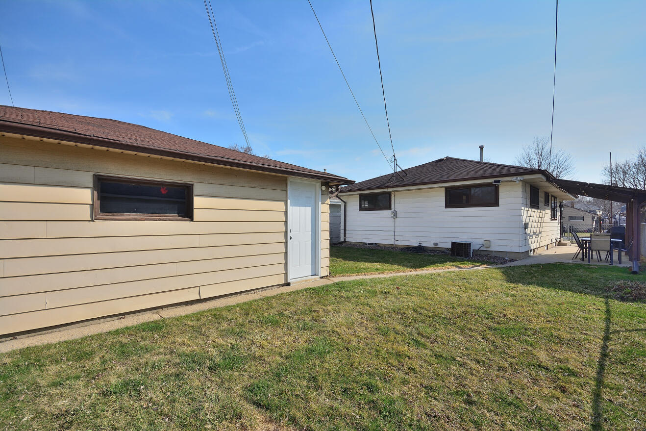 4635 South 50th Street Greenfield, WI 53220 - Photo 28 of 31 BACKYARD