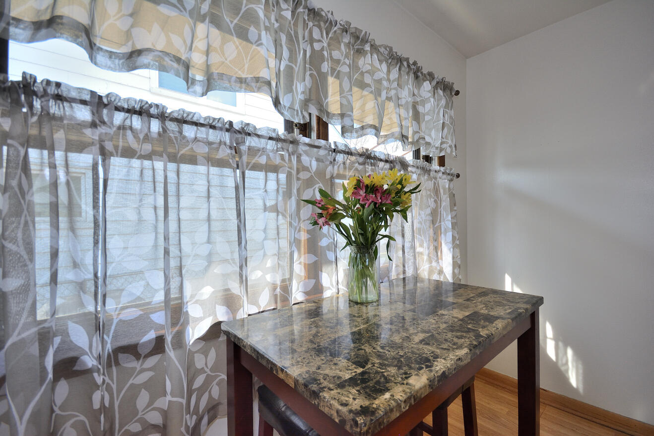 4635 South 50th Street Greenfield, WI 53220 - Photo 9 of 31 KITCHEN