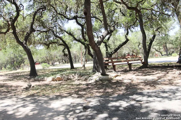 $825 | 12095 Park Road 37, Unit C, Lakehills, TX 78063